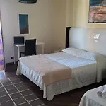 Pantarei Konukevi 4*